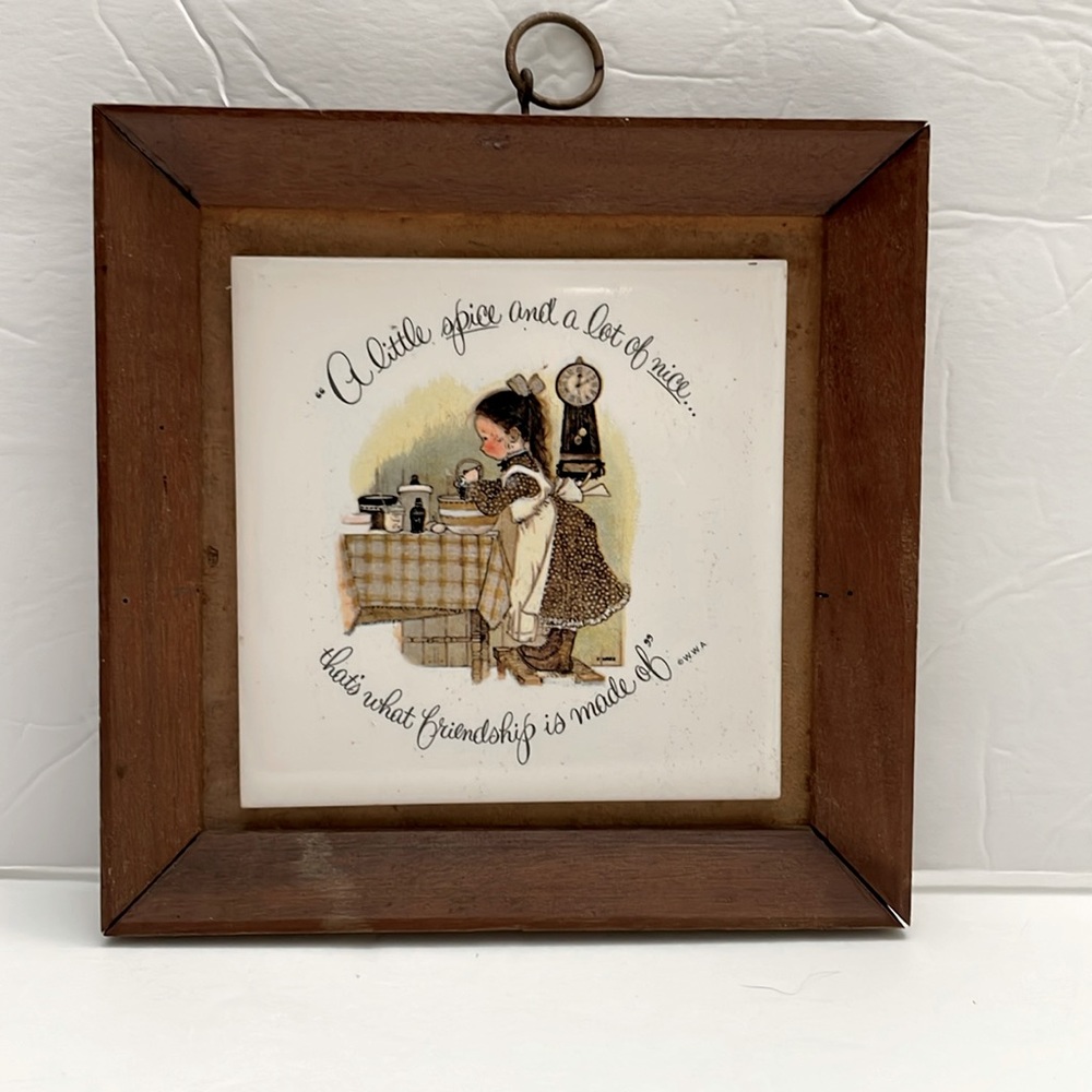 Vintage Holly Hobbie wall plaque. Would be great in girls room. 6x6”